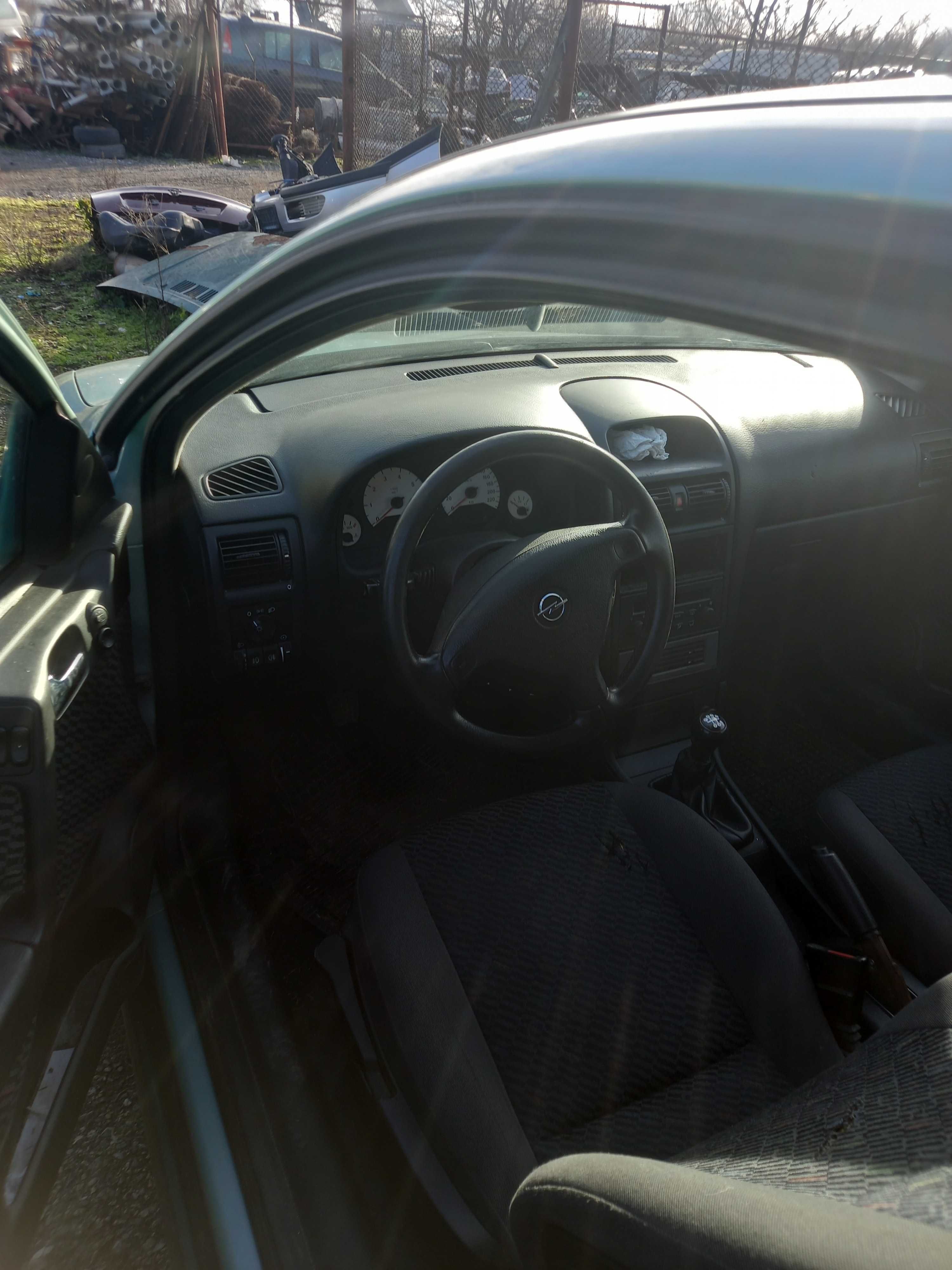 Opel Astra 1.6 на части бензин