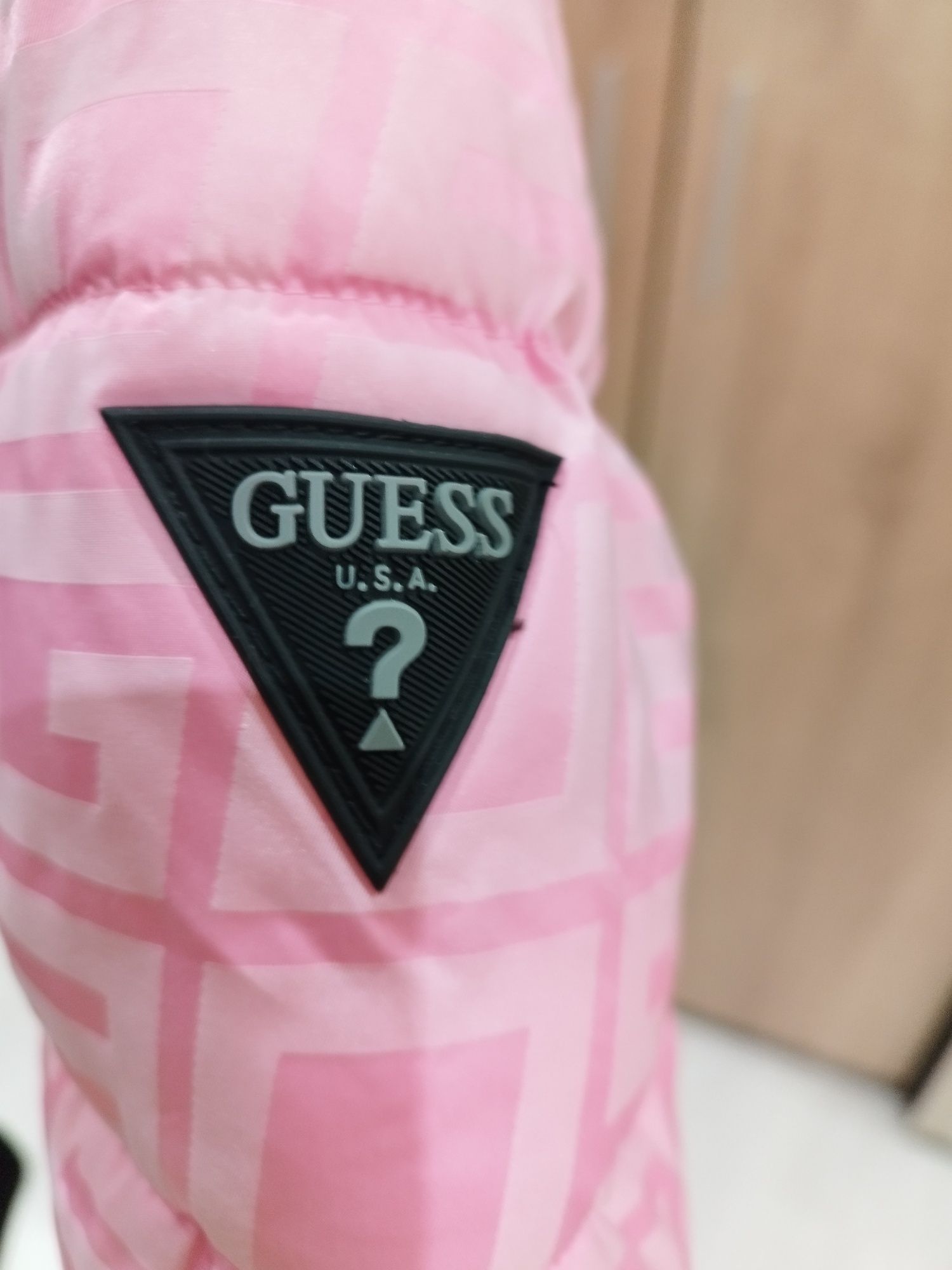 Оригинално Зимно яке Guess