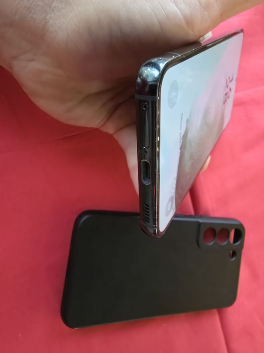 -Samsung S22, Negru, 128Gb, 8Ram, doar telefonul, stare foarte buna, s