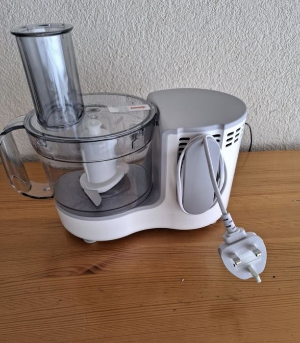 Kenwood кух.робот купа 1,4 л, блендер, емулгатор, рязане, шредер 400W