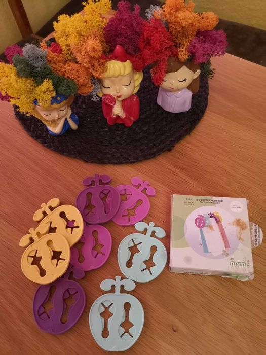 Нови органайзери за чорапи, закачалки, кашпа и други