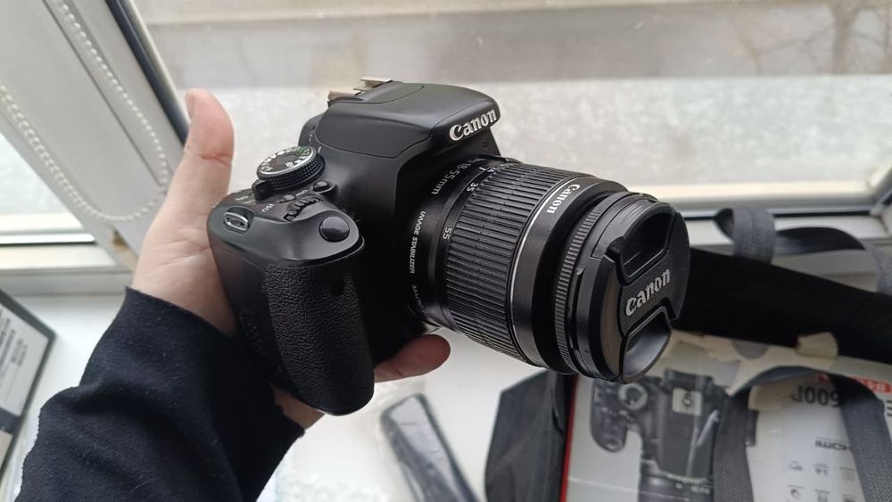 Продаю профессиональный фотоаппарат Canon!