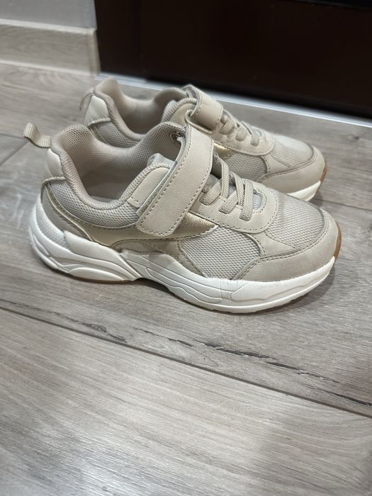 Детски маратонки за момиче