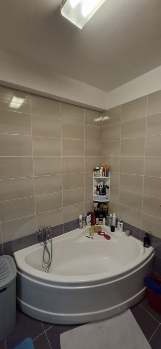 Vand Apartament 2 camere mobilat-utilat  pozitie excelenta