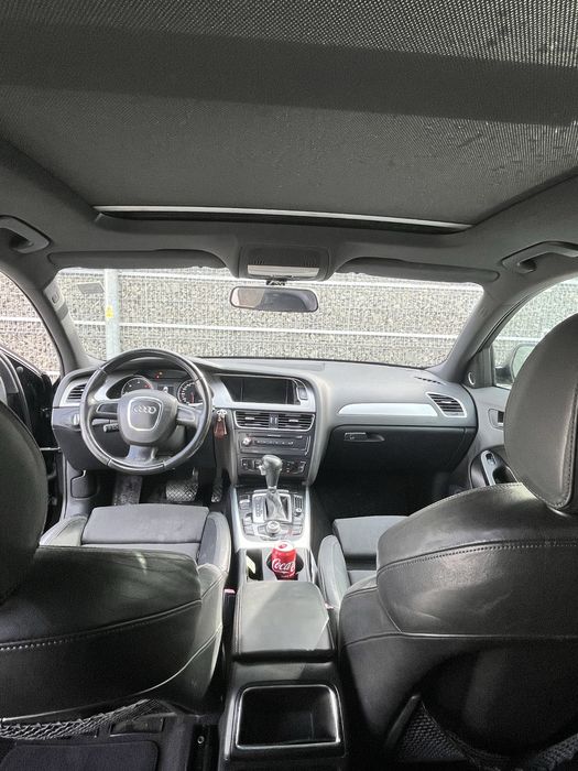 Audi A4.