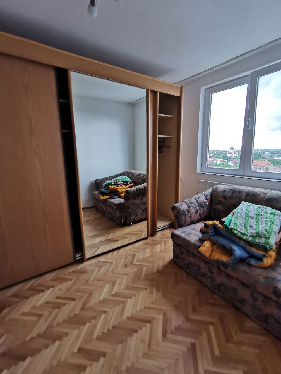Apartament 3 camere decomandat Dacia-Cetății Et 10/10 lift boxa