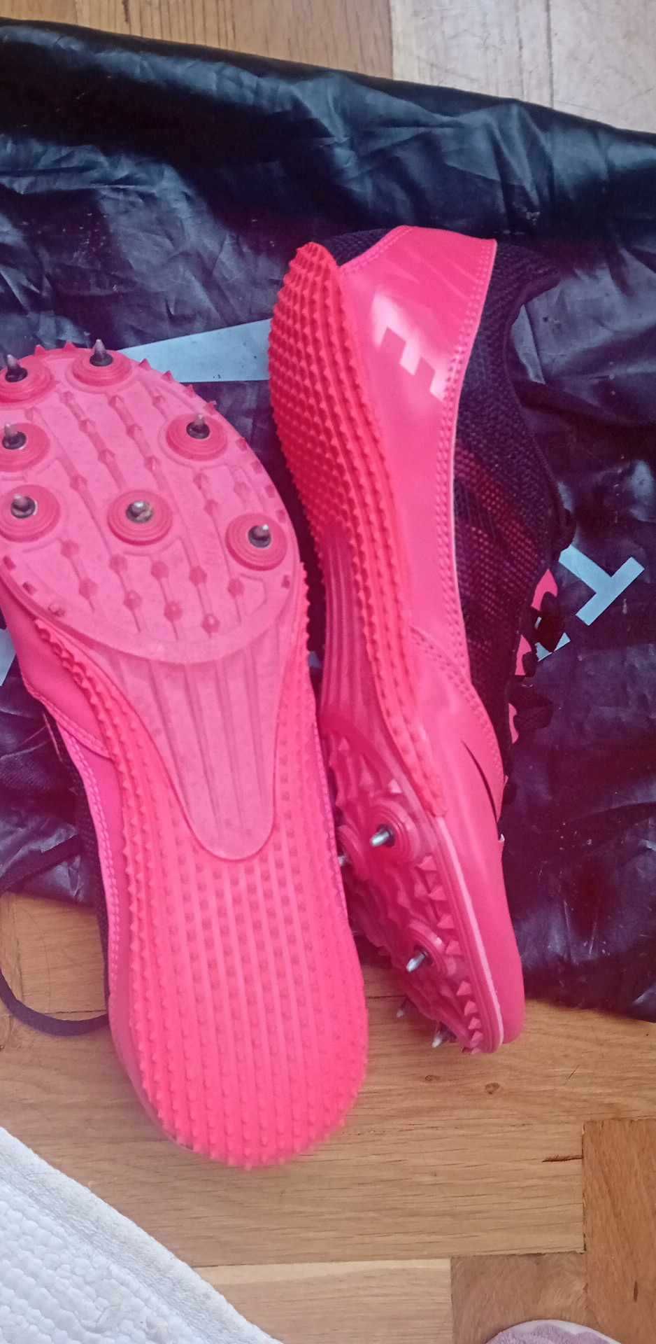 Продавам Шпайкове Nike обувани веднъж