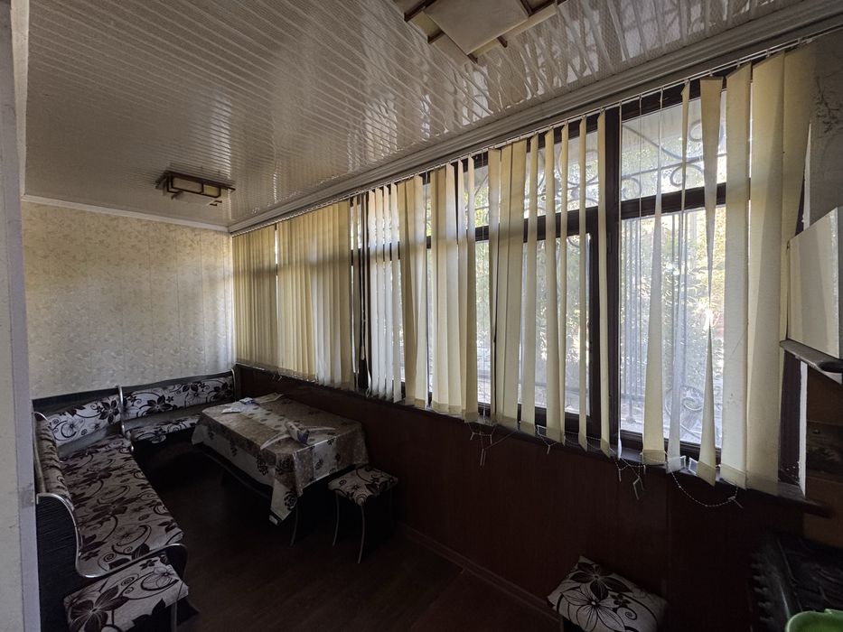 Srochno kvartira sotiladi 3 xona 1 - etaj 78 kvadrat