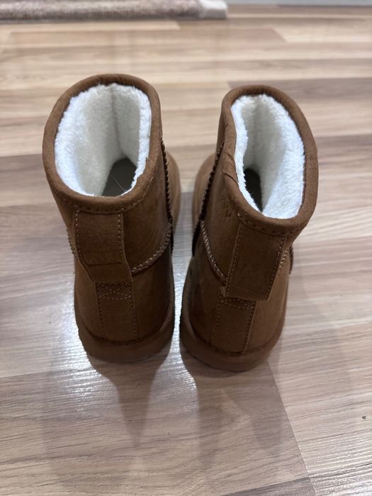 Продавам дамски ботуши H&M