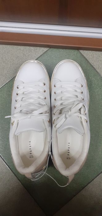 Adidasi albi nr.39