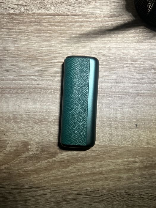 Iqos iluma verde cu portofel