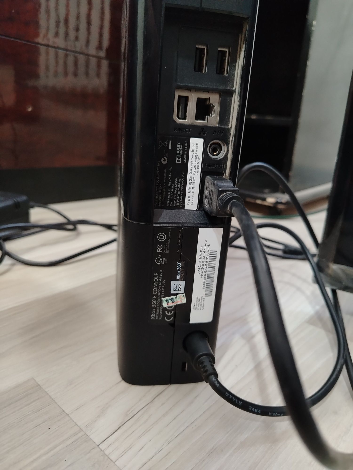 Xbox 360e 250 gb нет изображения