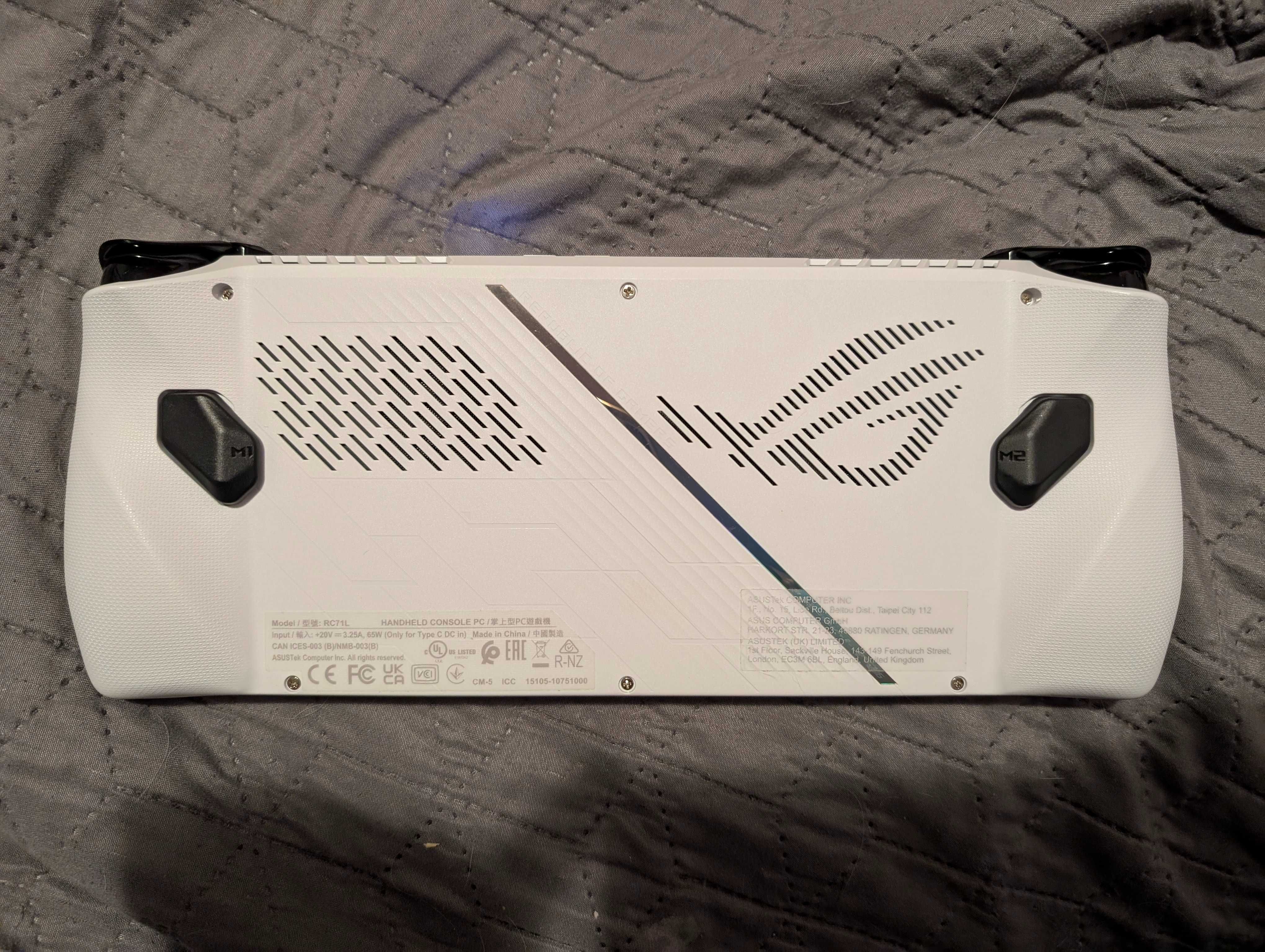 Конзола ASUS ROG Ally Z1 Extreme в гаранция + 32GB Ram чипове и др.