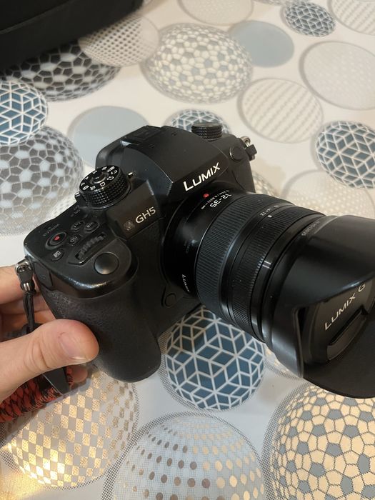 Продам камеру panasonic lumix gh 5