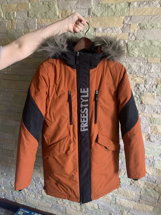 Продам зимний пуховик подросковый