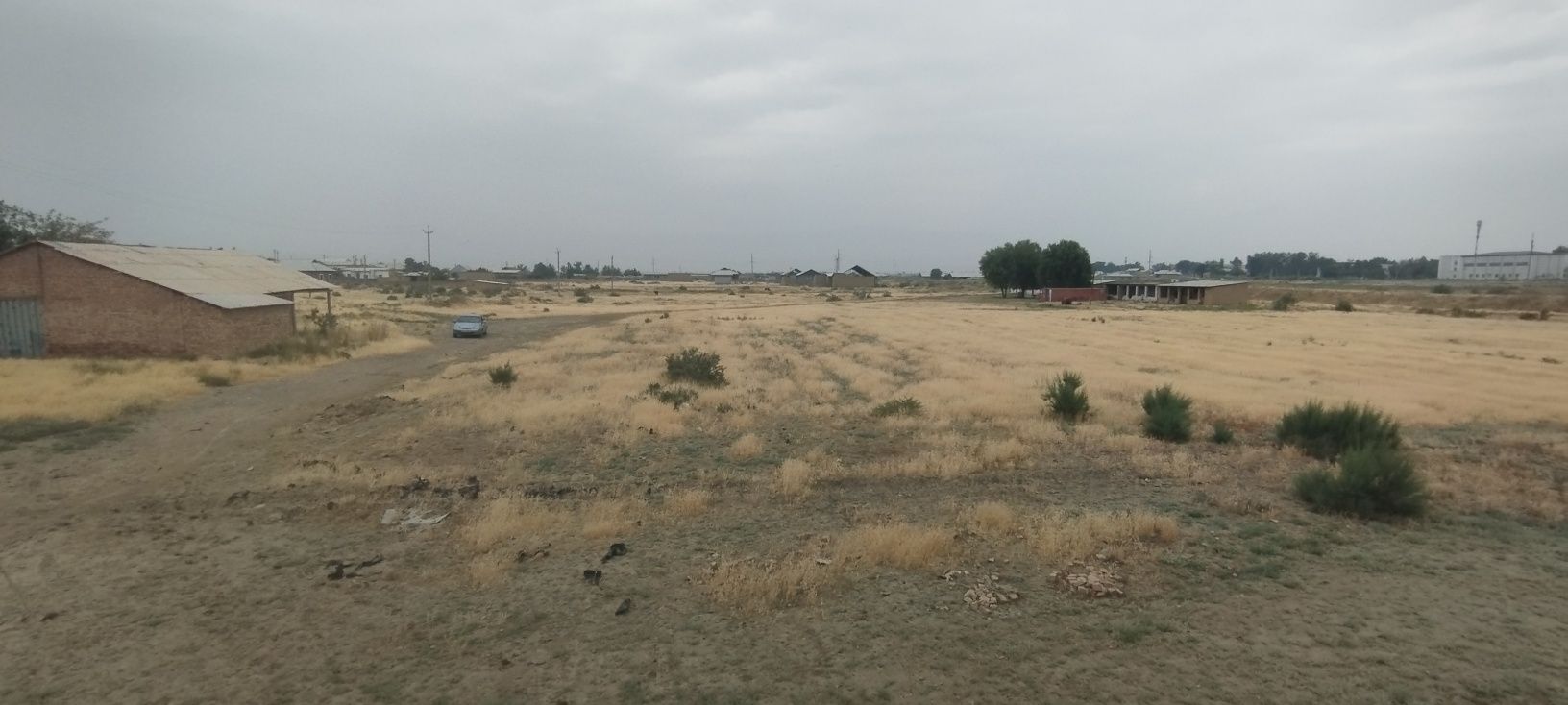Eski Pishgan gʻisht zavodi sotiladi. 1 gektar yer maydonida joylashgan