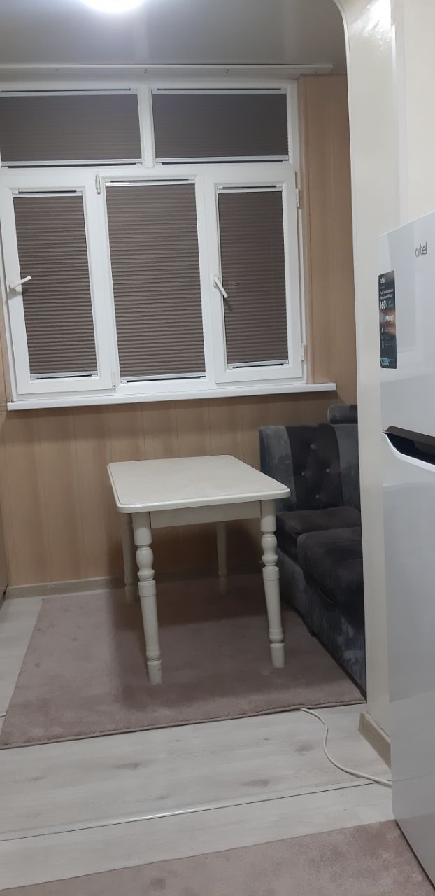 SROCHNA sotuvda qora qamish 2/5, 2 xona 3 etaj