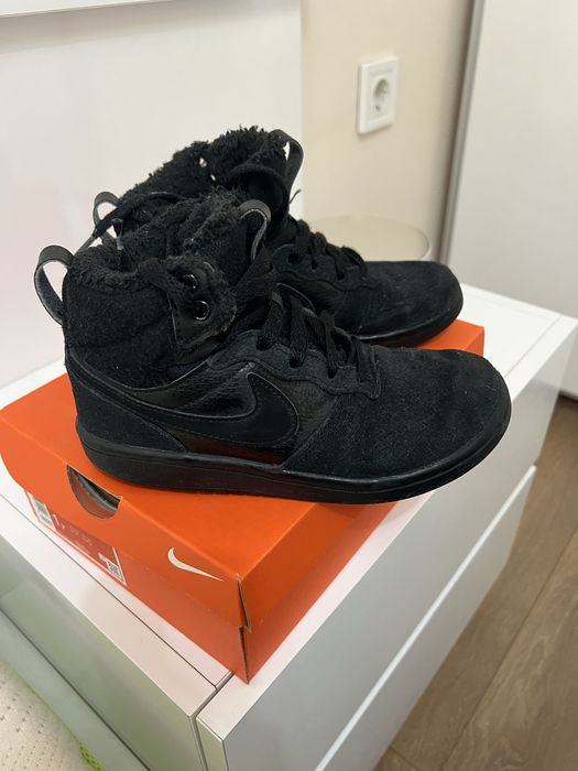 Детски маратонки на Nike