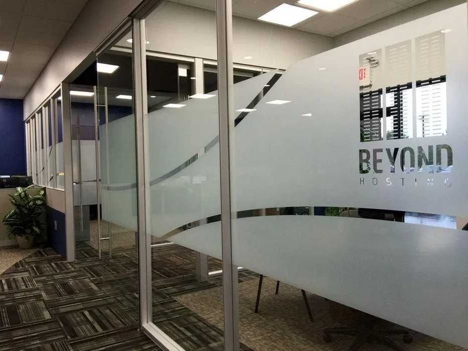 Tashqi reklama banir bukva orakal tablichka