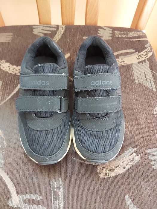 Два броя  маратонки