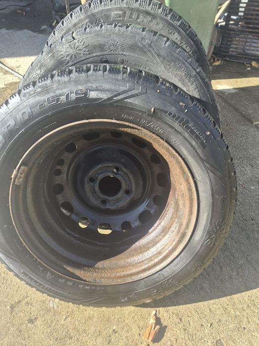 Anvelope iarna+genti(4 buc.) 175/65/R14  si Anvelopa vara+geanta