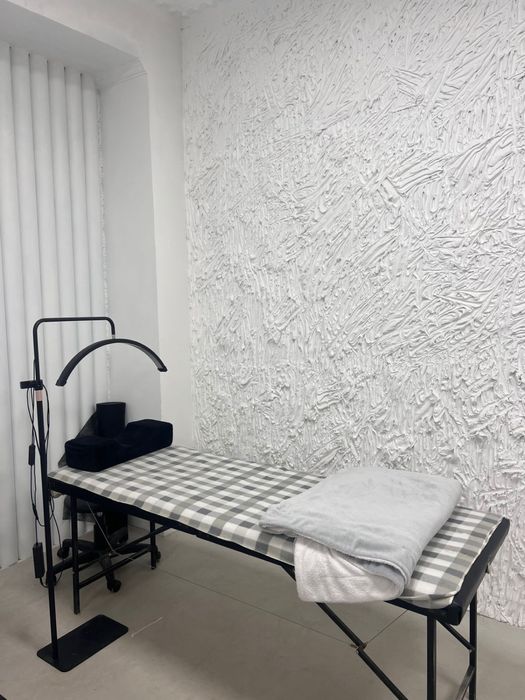 Аренда кушетки и маникюрного стола г. Шымкент