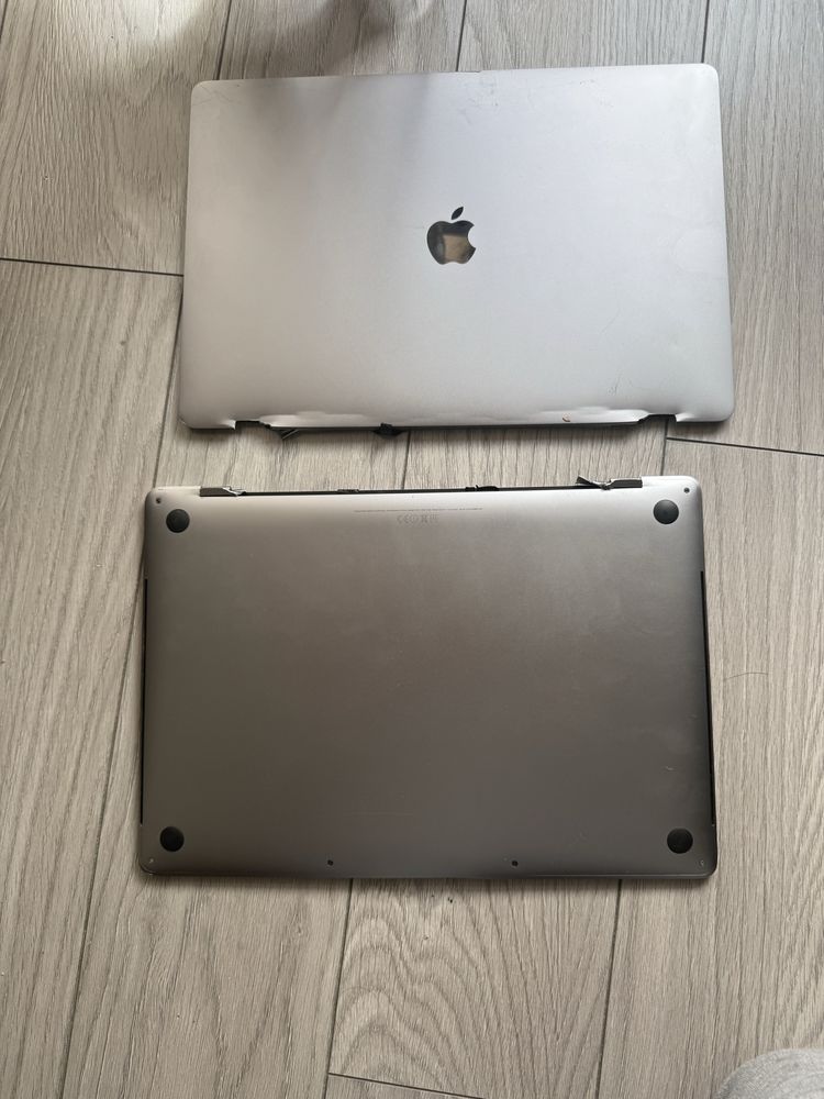 Macbook pro i7 15 inch 2017 cu placa buna