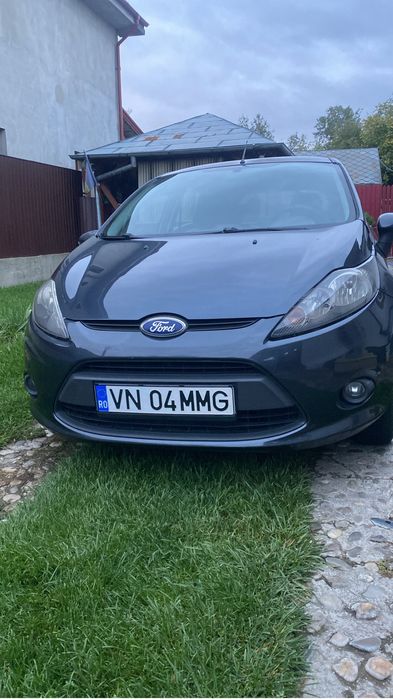 Vand ford fiesta 1,4 diesel ,propietar ,schimburi la zi + distributie