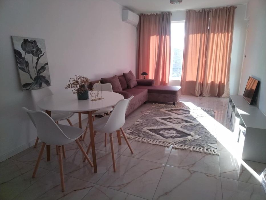 Двустаен апартамент в кв. Сарафово