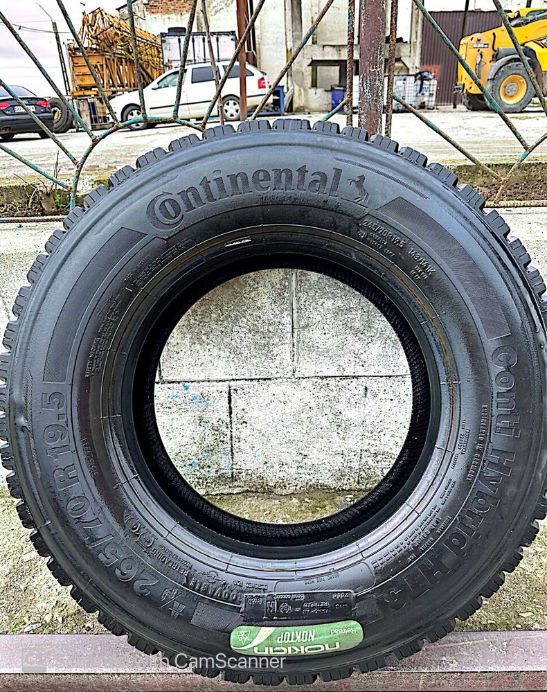 265/70R19,5 Continental noi