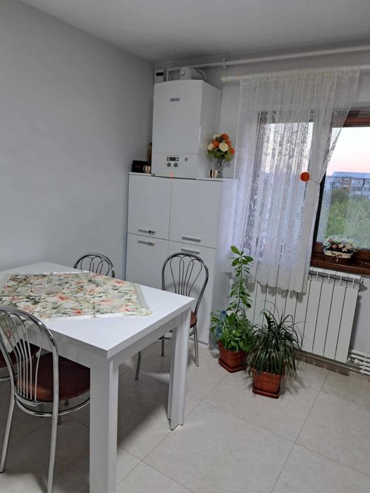 Vând apartament 2 camere ,62 m, în Mun. Călărași ,Str.Prel.București .