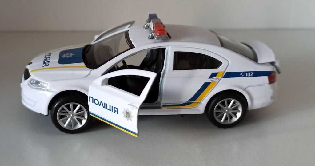 Macheta Skoda Octavia 3 Politia Ucraina - TechnoPark 1/32