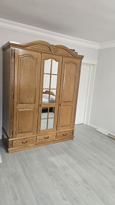 Mobilier lemn pentru dormitoare