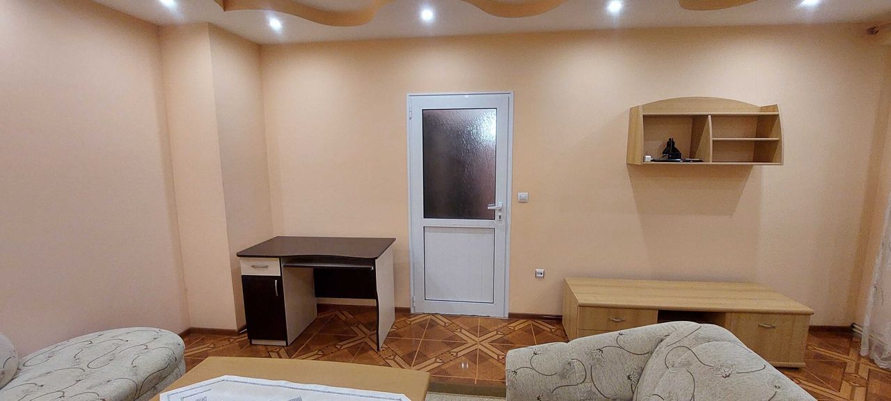 Дава се под наем Тристаен апартамент в Севлиево - 80 кв.м за 280.5 € - Снимка #11