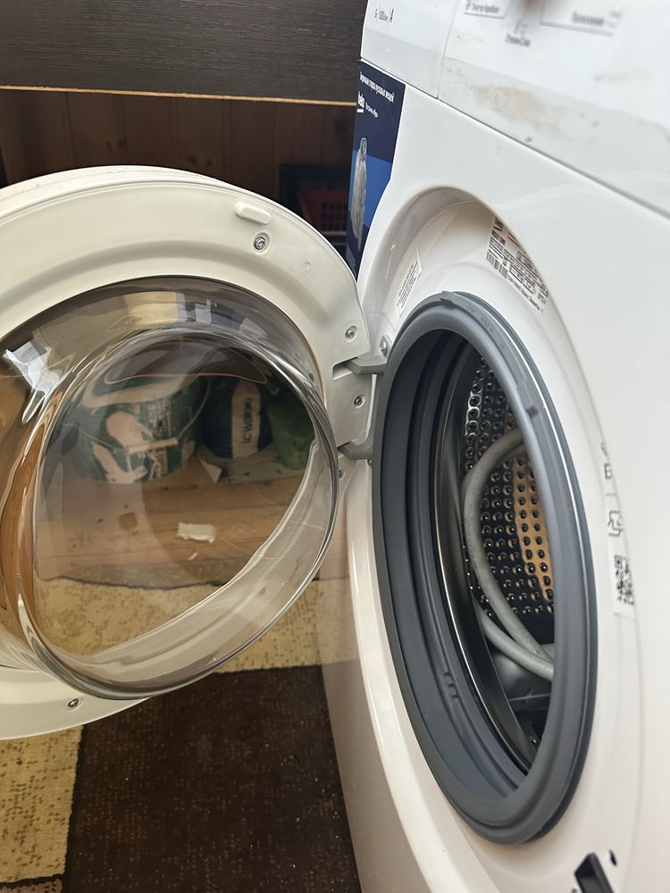 Продам новую стиральную машину
