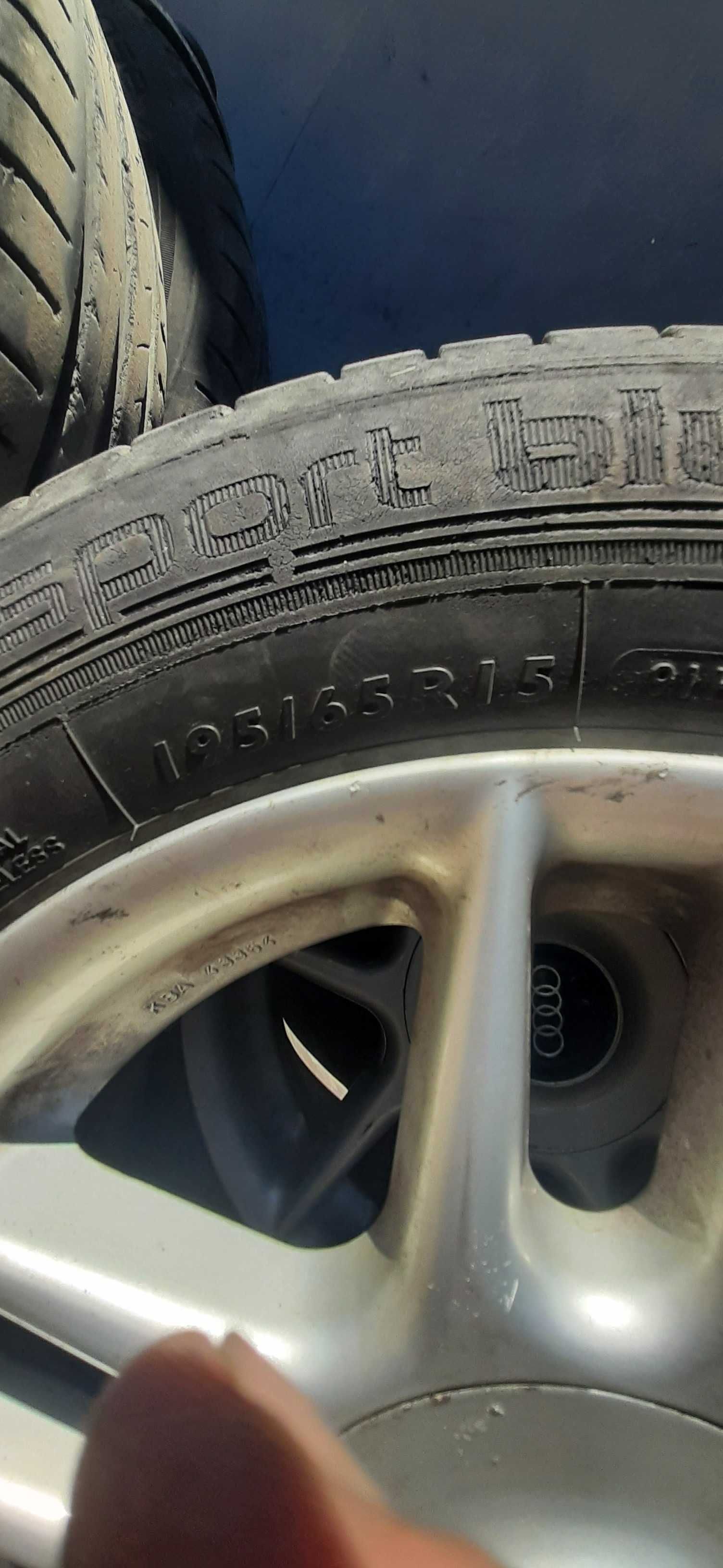 Гуми DUNLOP 195/65/15 с лети джанти