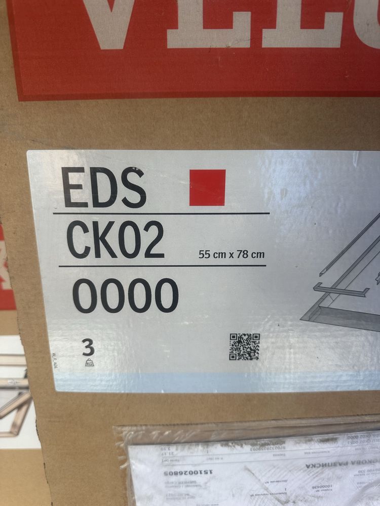 Продавам нова капандура VELUX GLL CK02 (55x78 см) с обшивка EDS