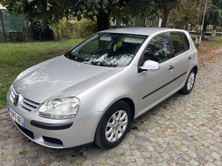 Volkswagen Golf 5  vand sau schimb cu masina mai scumpa