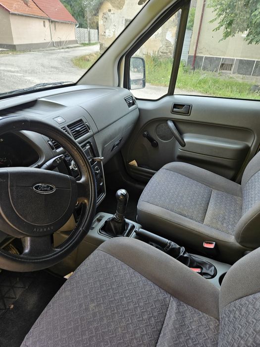 Vând Ford tranzit conect