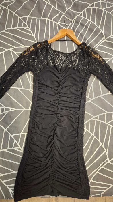 Продавам черна рокля