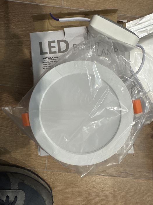 Продам споты для потолка