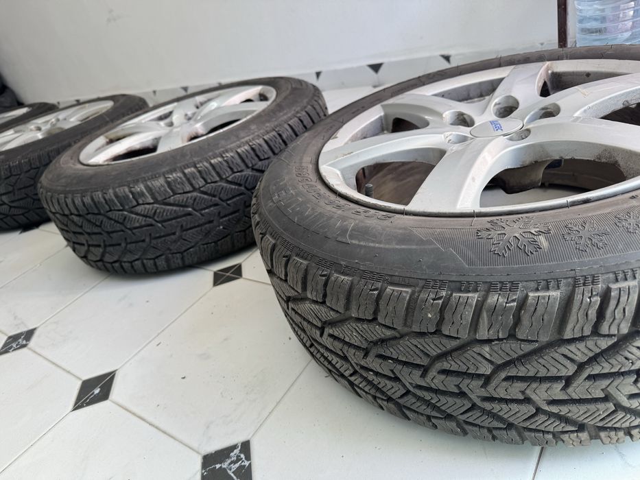 Set jante aluminiu + anvelope de iarna