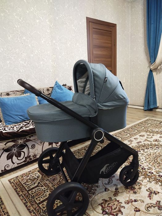 детская коляска.