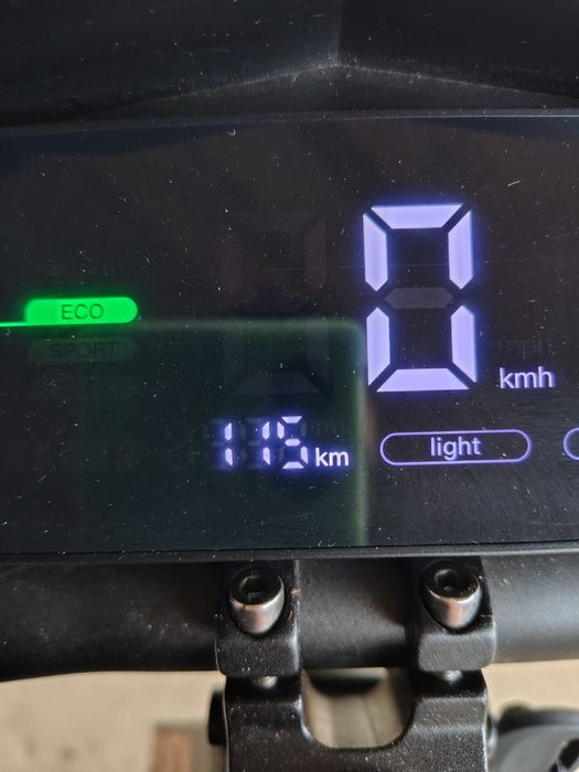 Vând trotineta electrica kukirin G4