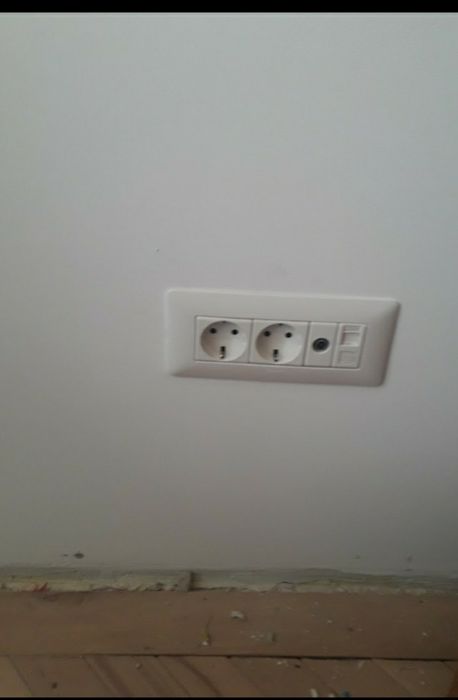 Electrician - execut instalații electrice pentru case și apartamente