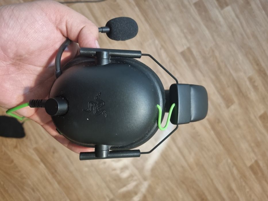 Продам наушники Razer