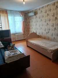 Сдам двухкомнатную квартиру по ул. Севастопольской.