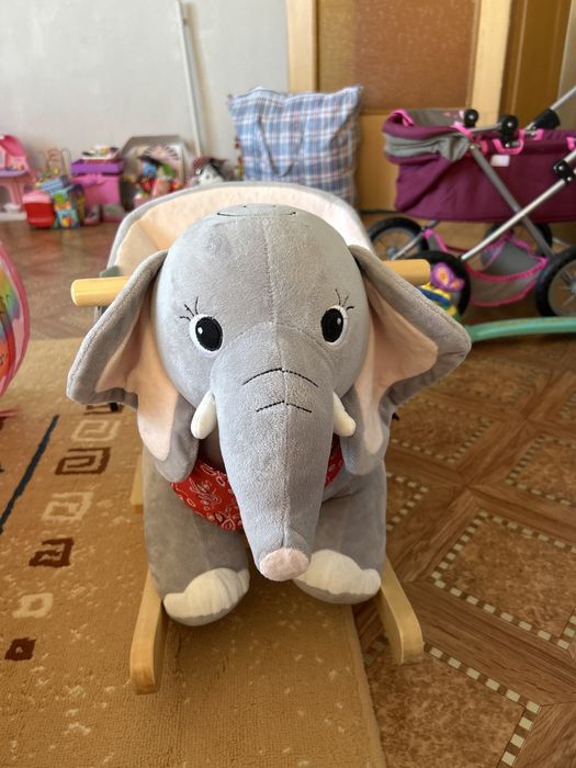 Люлеещо се слонче