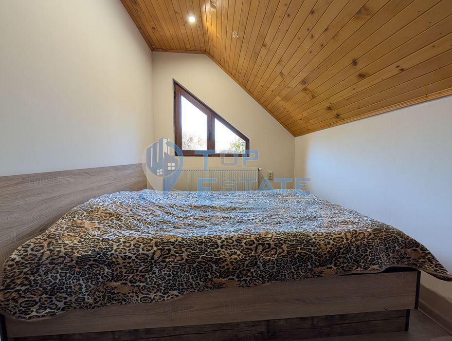 Двуетажна масивна вила в близост до град Плачковци