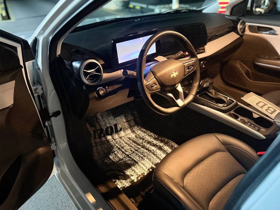 Chevrolet Monza 1.5л 2023